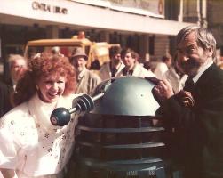 Bonnie Langford Patrick Troughton outside Birmingham Central Library 1985 (Credit: Stephen Mckay)