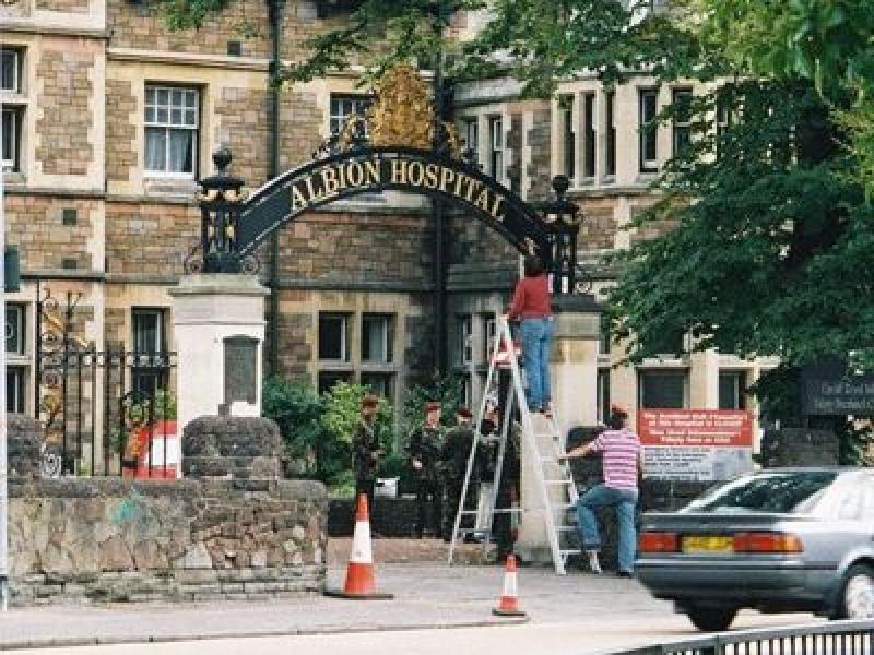 Filming at Cardiff Royal Infirmary, 18 Jul 2004. Photo: Dave Shuttleworth