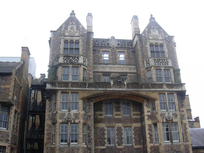 Filming at Cardiff Royal Infirmary, 18 Jul 2004. Photo: Rob Stradling