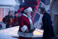 Santa Claus (NICK FROST), Doctor Who (PETER CAPALDI) (Credit: BBC / Adrian Rogers)
