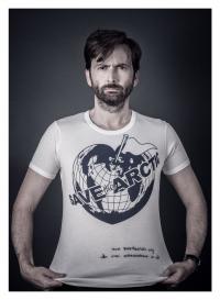 David Tennant models a Vivienne Westwood-designed t-shirt for the Save the Arctic collection, shot by celebrity photographer Andy Gotts MBE. (Credit: Andy Gotts MBE/Greenpeace)