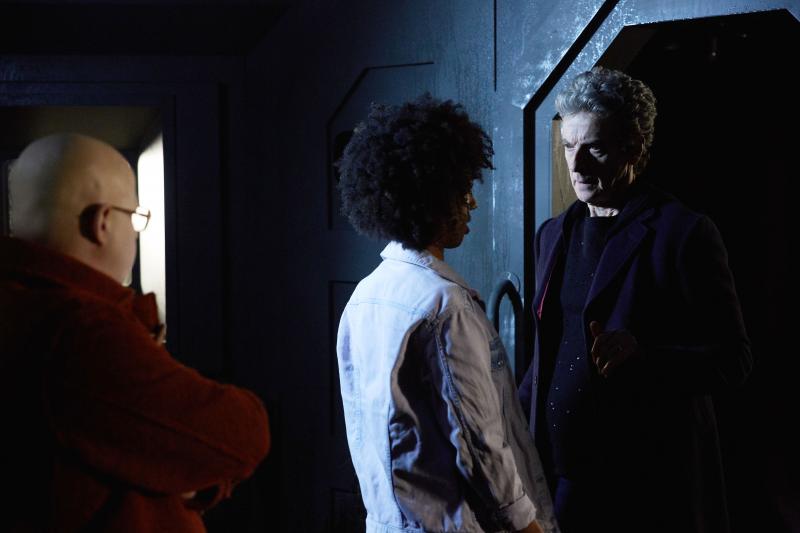 Oxygen: Nardole (Matt Lucas), Bill (Pearl Mackie), The Doctor (Peter Capaldi) (Credit: BBC/BBC Worldwide (Simon Ridgway))