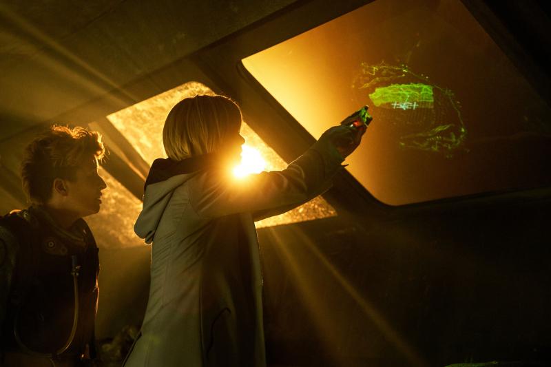  The Ghost Monument: Angstrom (Susan Lynch), The Doctor (Jodie Whittaker) (Credit: BBC Studios (Coco Van Opens))