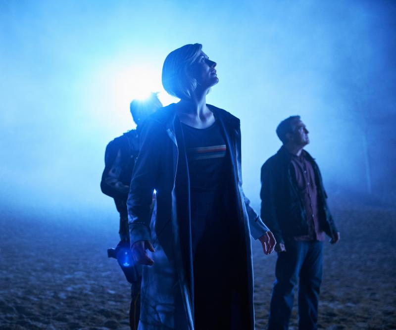  The Ghost Monument: Epzo (Shaun Dooley), Graham (Bradley Walsh), The Doctor (Jodie Whittaker) (Credit: BBC Studios (Coco Van Opens))
